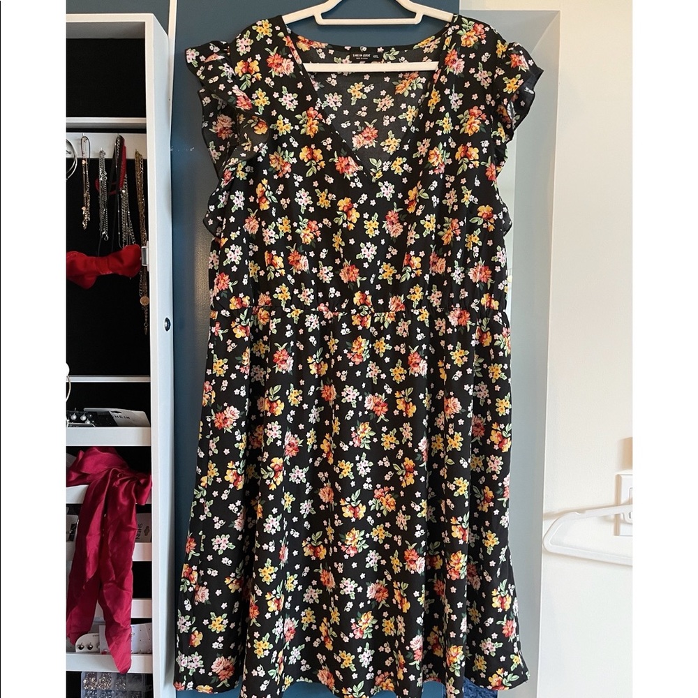 Floral plus size dress SHEIN